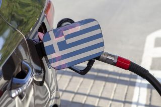 Ευρωπαϊκό κύμα μείωσης φόρων στη βενζίνη